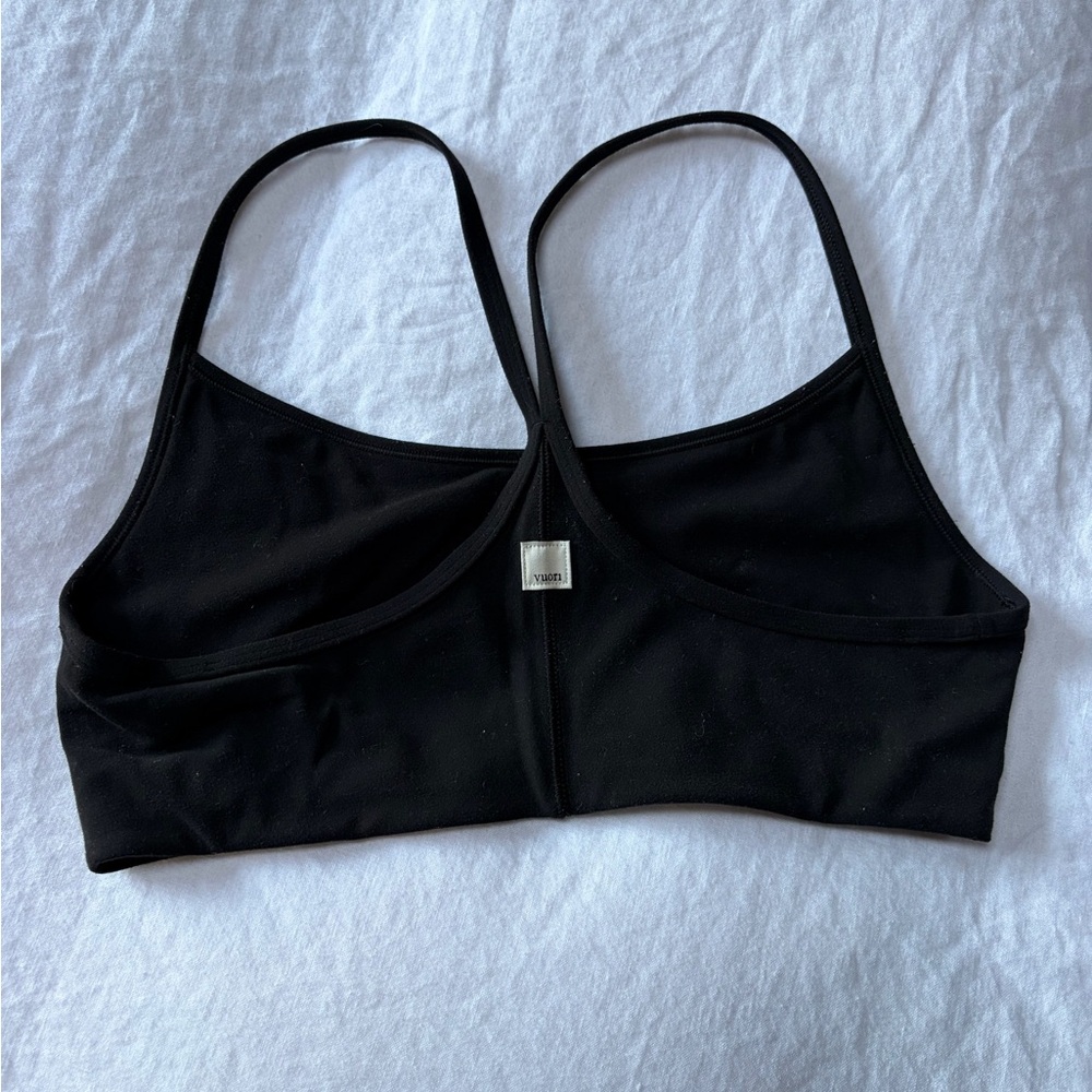 Vuori AllTheFeels Bra in Black - Picture 2 of 4